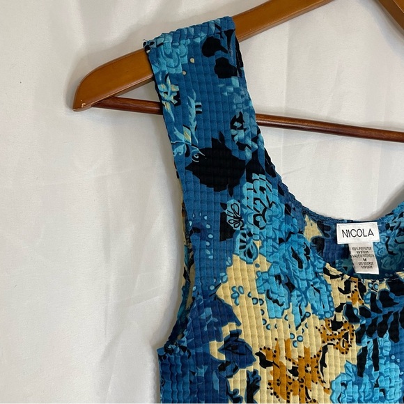 NICOLA Women’s Blue Cream Floral Crinkle Pleated Smocked Sleeveless Tank Medium - Picture 5 of 11